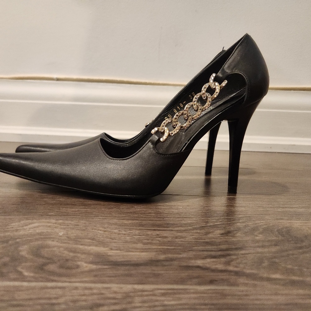 Elegant Black Heels with Silver and Rhinestone Chain Detail - Picture 7 of 7